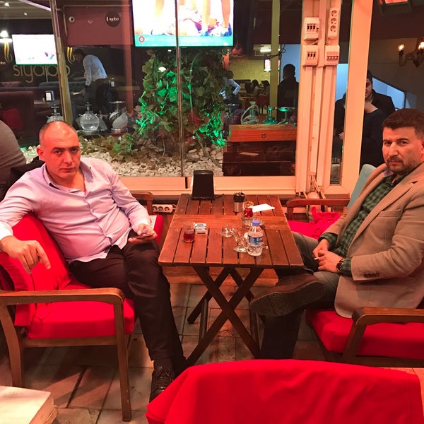 Das Foto wurde bei Siyabo Cafe &amp; Restaurant von Hasan İ. am 1/25/2017 aufgenommen