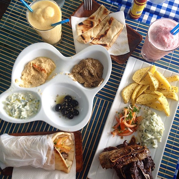 Снимок сделан в Blé - Real Greek food пользователем Denise Q 8/30/2014