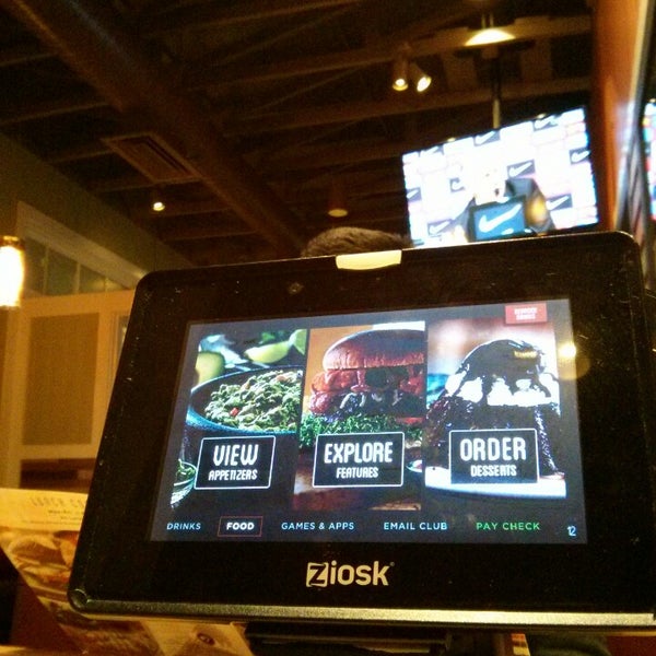 Photo taken at Chili&#39;s Grill &amp; Bar by Bang R. on 3/23/2015