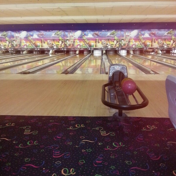 The 10 Swankiest Tastiest Booziest Bowling Alleys In America Bowling Alley Bowling Alley