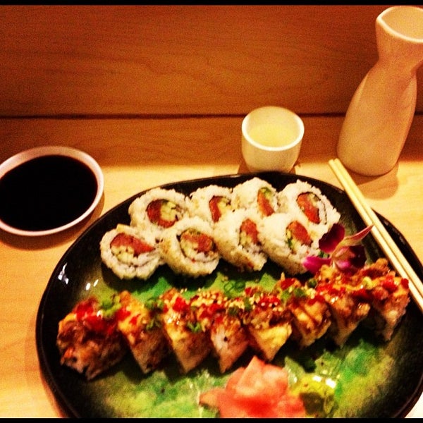 9/23/2012에 Tess C.님이 Tokyo Bay Sushi에서 찍은 사진