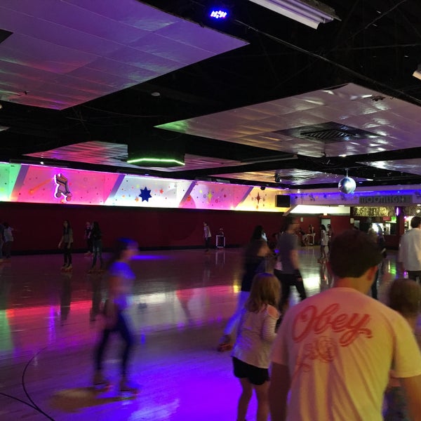 The retro vibe is on point. Everything from decor, skates music.