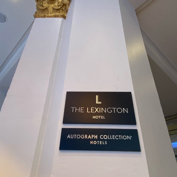Foto tirada no(a) The Lexington Hotel, Autograph Collection por MiniME em 11/20/2021