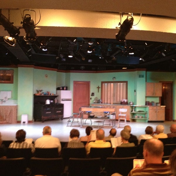 8/18/2013 tarihinde Roxi Z.ziyaretçi tarafından Plymouth Playhouse'de çekilen fotoğraf