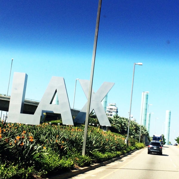 Foto scattata a Aeroporto Internazionale di Los Angeles (LAX) da Zach K. il 9/24/2015