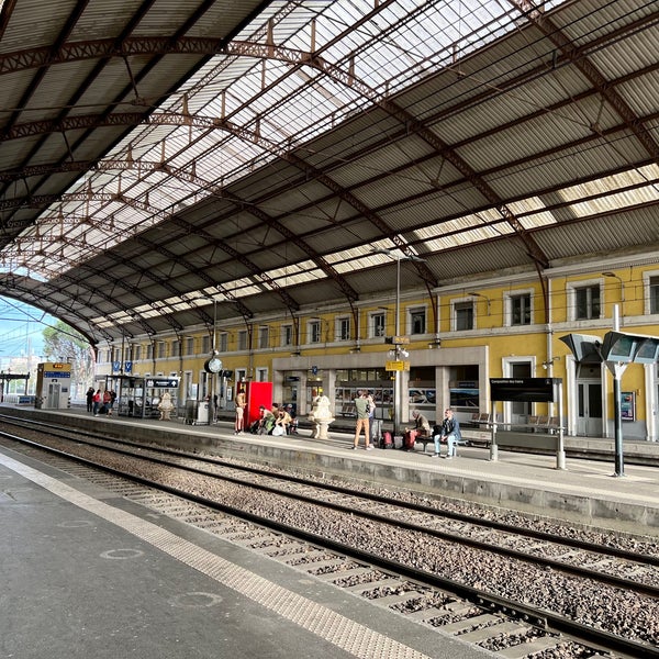 Photo taken at Gare SNCF d&#39;Avignon-Centre by Frank K. on 4/26/2023