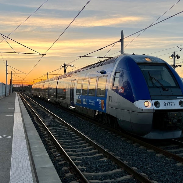 Foto diambil di Gare SNCF d&#39;Avignon TGV oleh Frank K. pada 11/23/2023