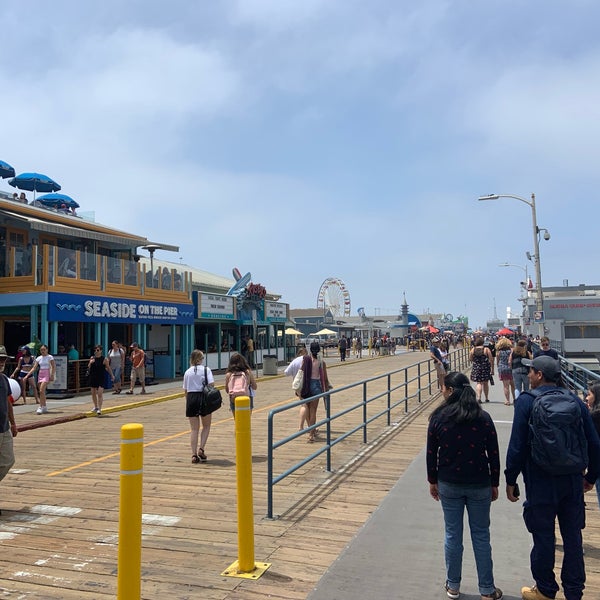 Das Foto wurde bei Santa Monica Pier Carousel von Charles R. am 7/13/2019 aufgenommen