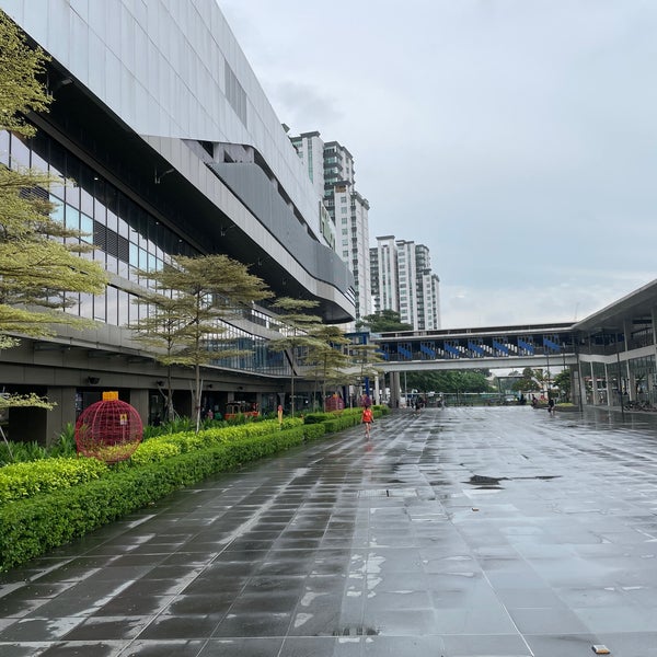 Hillion Mall MRT Plaza - Pedestrian Plaza in Bukit Panjang