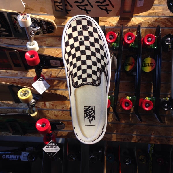 vans store 2nd street long beach