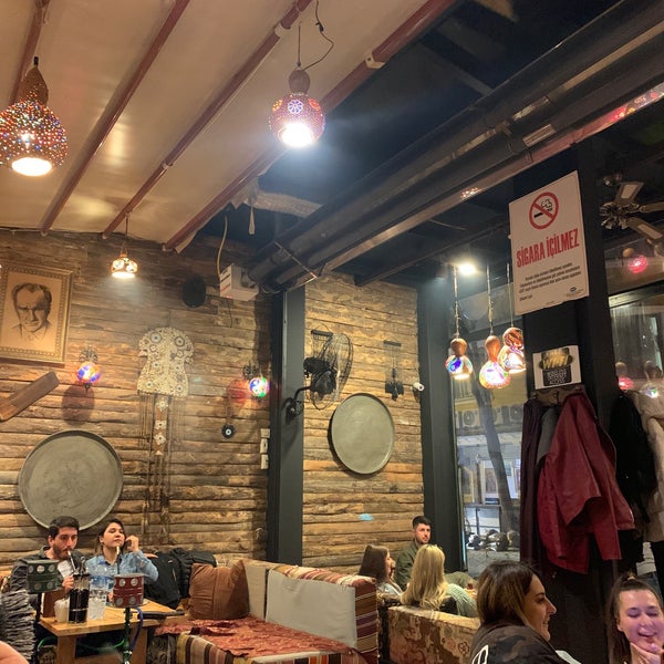 Photo prise au Palatium cafe and restaurant par Nikolay S. le4/4/2021