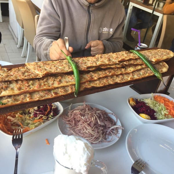 11/25/2016 tarihinde Özgürziyaretçi tarafından Tatlı Konyalılar Etli Ekmek ve Fırın Kebap'de çekilen fotoğraf