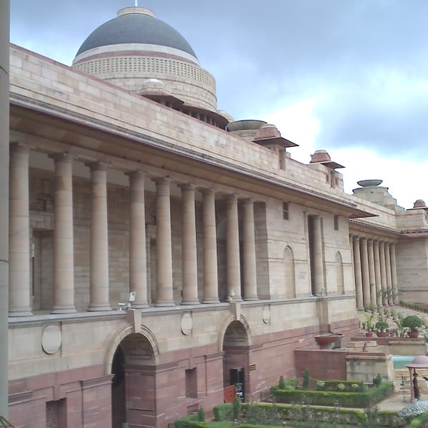 The official residence of the President of India, Rashtrapati Bhavan, only 10 minutes from our hotel #mustsee