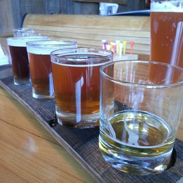 Photo taken at Barnstormer Brewing and Pizzeria by Vince T. on 5/5/2014