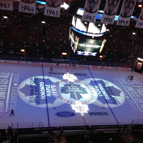 5/8/2013 tarihinde Neda T.ziyaretçi tarafından Scotiabank Arena'de çekilen fotoğraf