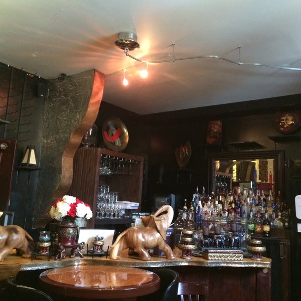 4/4/2014에 Arm P.님이 Black Thai Restaurant &amp; Lounge에서 찍은 사진