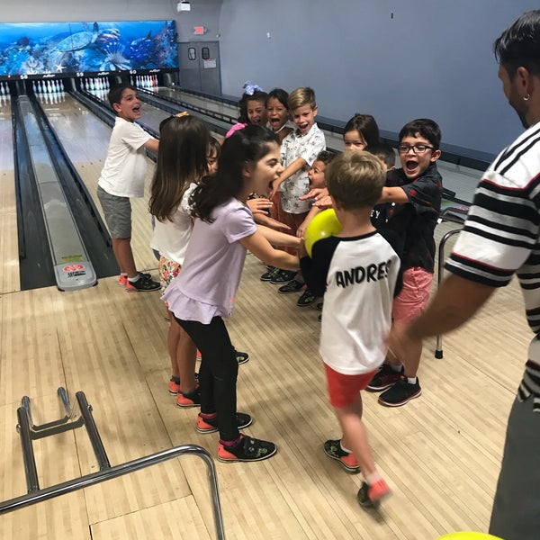 Photo taken at Bird Bowl Bowling Center by Stephanie on 7/22/2018