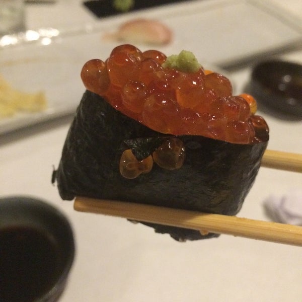 12/27/2015 tarihinde Stephanieziyaretçi tarafından Umami Restaurant and Sushi Bar'de çekilen fotoğraf