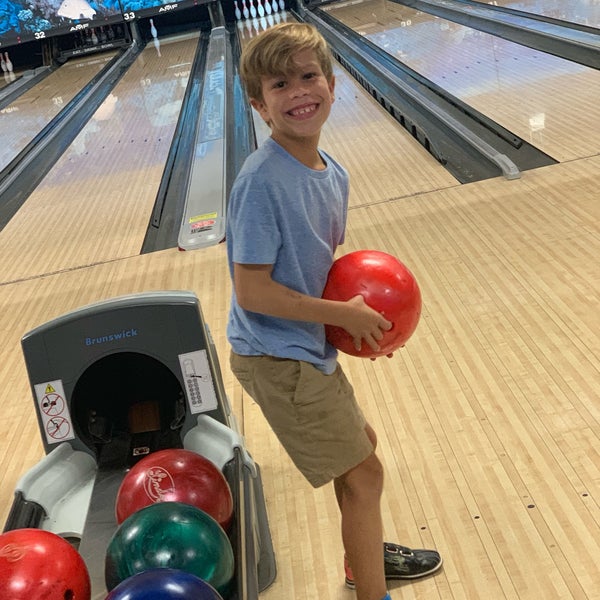 Photo taken at Bird Bowl Bowling Center by Stephanie on 8/3/2019