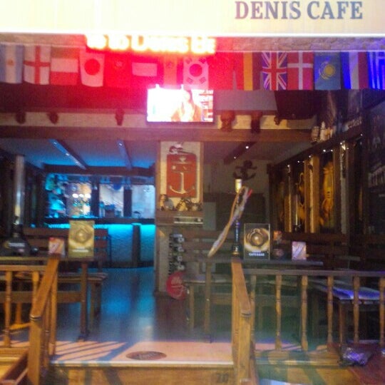 Foto tomada en Denis Café &amp; Bar  por İlker İ. el 5/23/2016