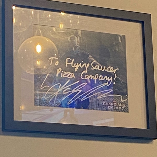 Das Foto wurde bei Flying Saucer Pizza Company von Gavin M. am 8/28/2023 aufgenommen