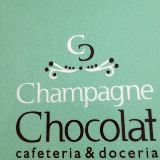 Photo taken at Champagne Chocolat Cafeteria &amp; Doceria by Ana Paula Q. on 9/29/2012