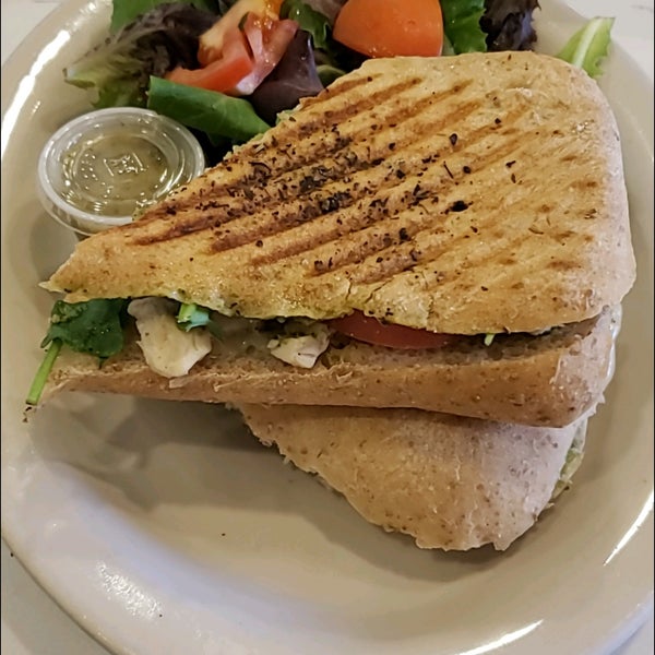 Absolutely delicious lunch options! I can't stop eating the Siciliano panini!