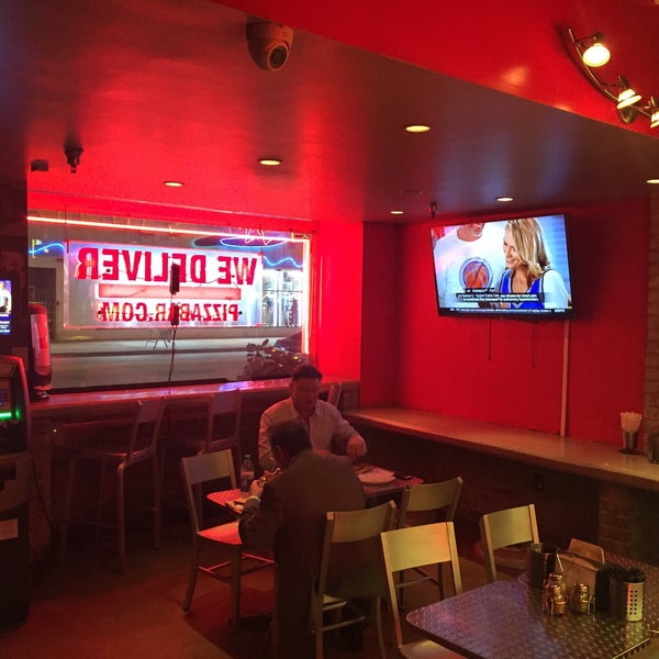 2/2/2017 tarihinde Ludwig P.ziyaretçi tarafından Pizza Bar South Beach'de çekilen fotoğraf
