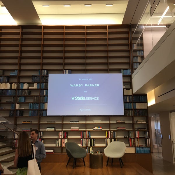 7/26/2016 tarihinde Will S.ziyaretçi tarafından Warby Parker New York City HQ and Showroom'de çekilen fotoğraf