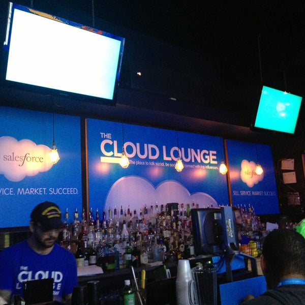 Photo prise au The Cloud Lounge (salesforce.com) par cristina c. le3/12/2013