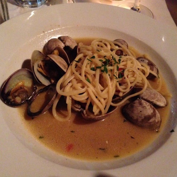 Linguine with clams so good! Home made pasta... But not a lot of food! 1st time I've ever gone to an Italian restaurant and hungry after my entree!