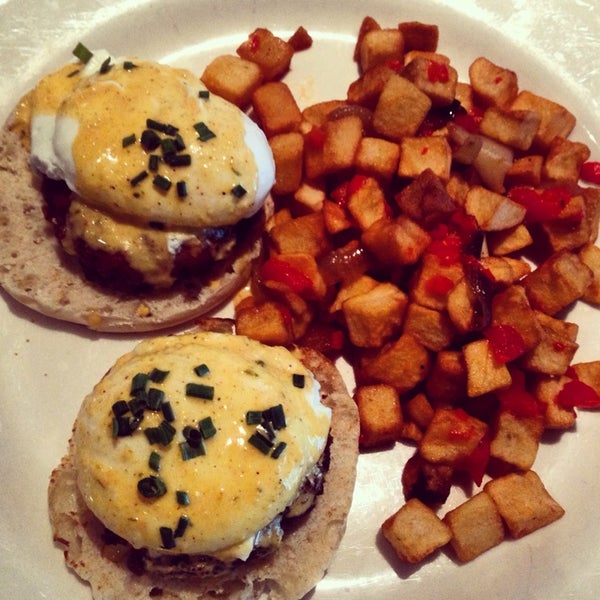 Brunch is good and reasonably priced. Try the crab cake benedict!