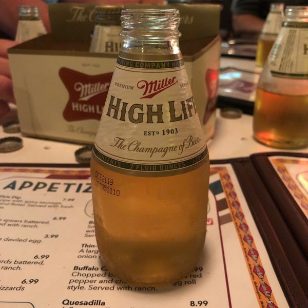 รูปภาพถ่ายที่ High Life Lounge โดย Kurt H. เมื่อ 9/23/2019