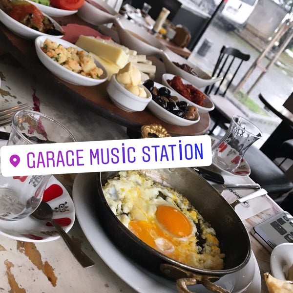 Foto scattata a Garage Street Food Bar da Sümeyye B. il 4/30/2019