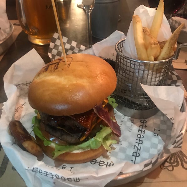 5/31/2019 tarihinde Tibu S.ziyaretçi tarafından La Maestranza Sandwich &amp; Burger Bar'de çekilen fotoğraf