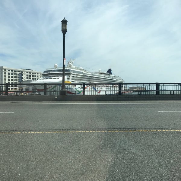 Photo taken at Boston Black Falcon Cruise Terminal by Bob O. on 5/18/2018