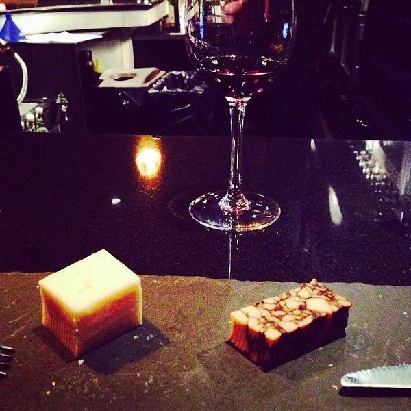 3/9/2014にInna K.がVeritas Wine Barで撮った写真