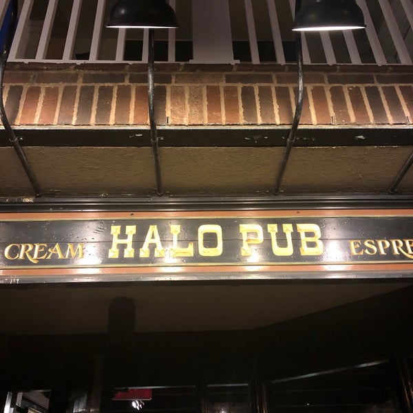 Foto diambil di Halo Pub oleh Dan K. pada 7/10/2019
