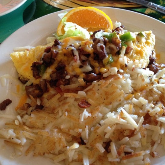 Снимок сделан в Anaya&#39;s Fresh Mexican Restaurant пользователем Sharon M. 9/30/2012