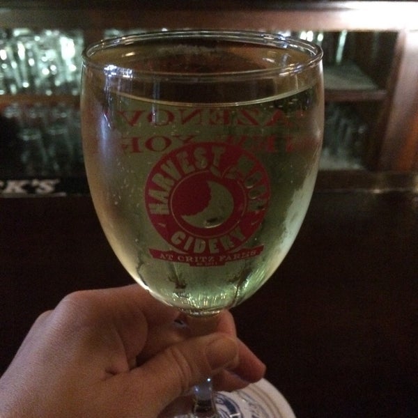 Photo taken at Henry Street Ale House by Jessica B. on 9/14/2015