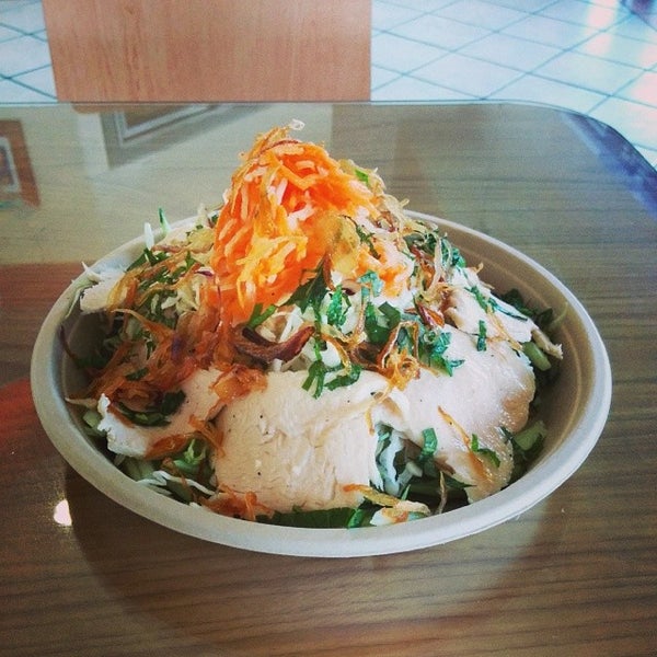 Photo prise au Big Bites Vietnamese Eatery par Ernie S. le5/19/2014