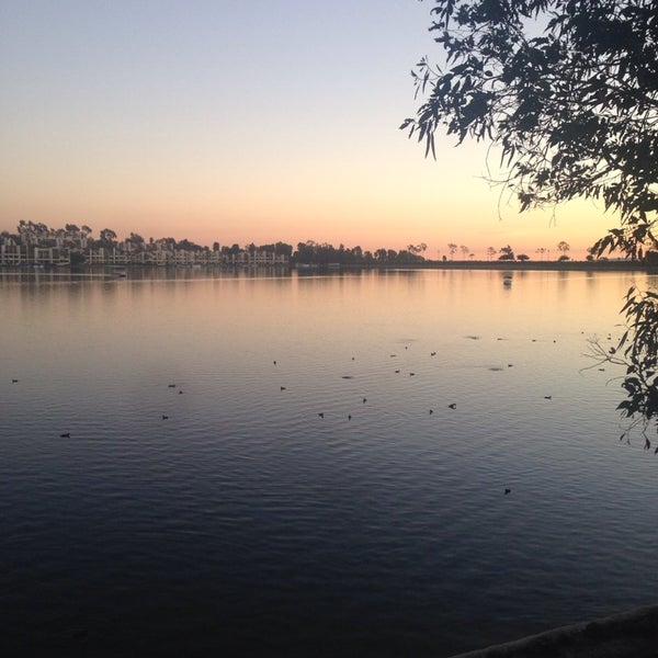 Das Foto wurde bei Yama Sushi on the Lake von Eugene N. am 10/24/2014 aufgenommen