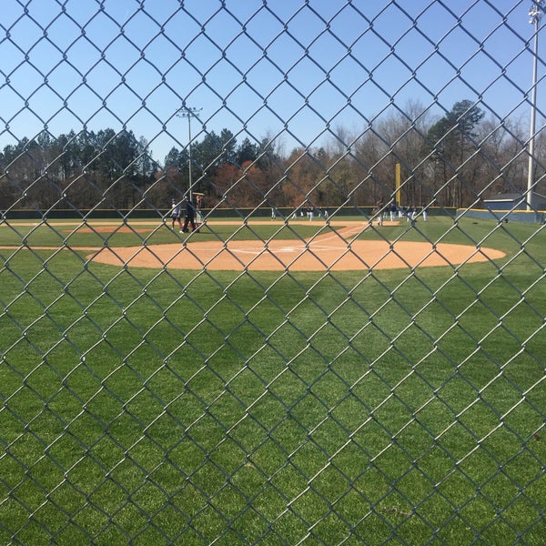 Clover High School 222 ziyaretçidan 1 tavsiye