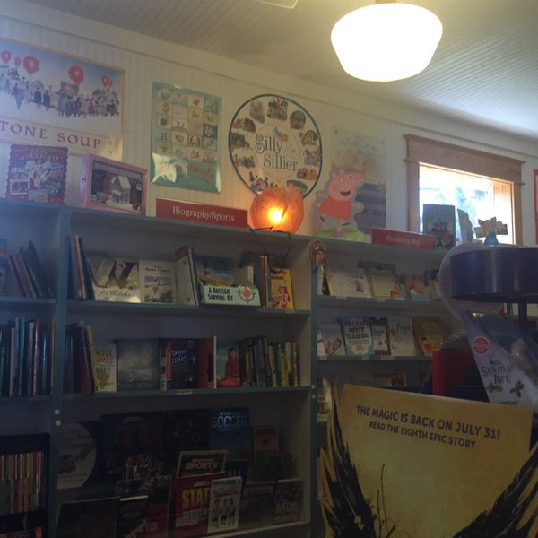 Island Bookstore Historic Corolla Village