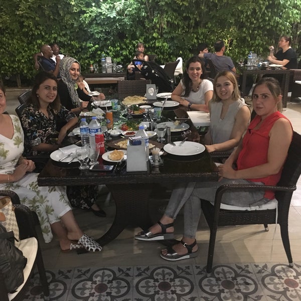 รูปภาพถ่ายที่ Cihan Pide Kebap Restaurant โดย Burcu Tuğba K. เมื่อ 8/29/2017