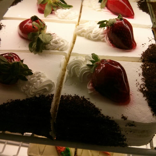 Ace Bakery Wedding Cakes