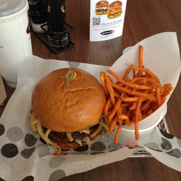 7/26/2013에 Frank A.님이 Burger 21에서 찍은 사진