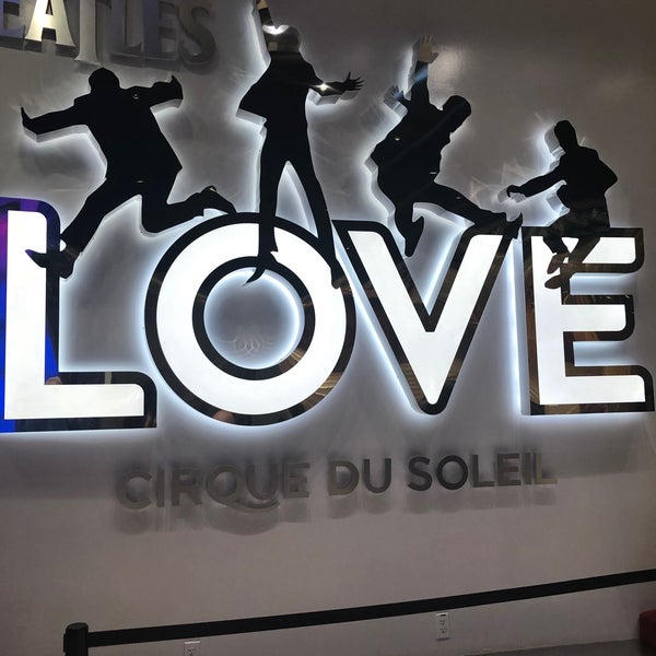 รูปภาพถ่ายที่ The Beatles LOVE (Cirque du Soleil) โดย Frank A. เมื่อ 2/22/2020