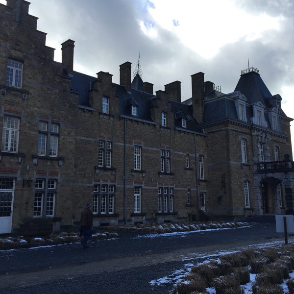 รูปภาพถ่ายที่ Château de la Poste โดย Frederic C. เมื่อ 2/2/2015