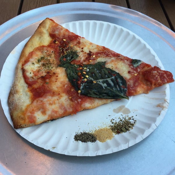 7/1/2017 tarihinde Gaurav S.ziyaretçi tarafından Wiseguy NY Pizza'de çekilen fotoğraf